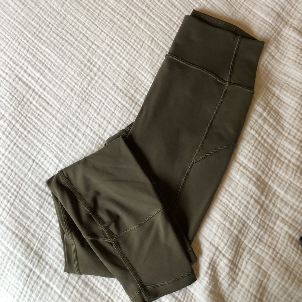 Lululemon Wonder Train High Rise Size 4. 23” inseam